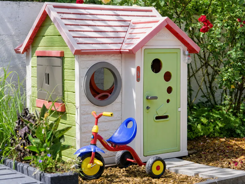 Eigener Hof mit Weber-Grill und Parkplatz